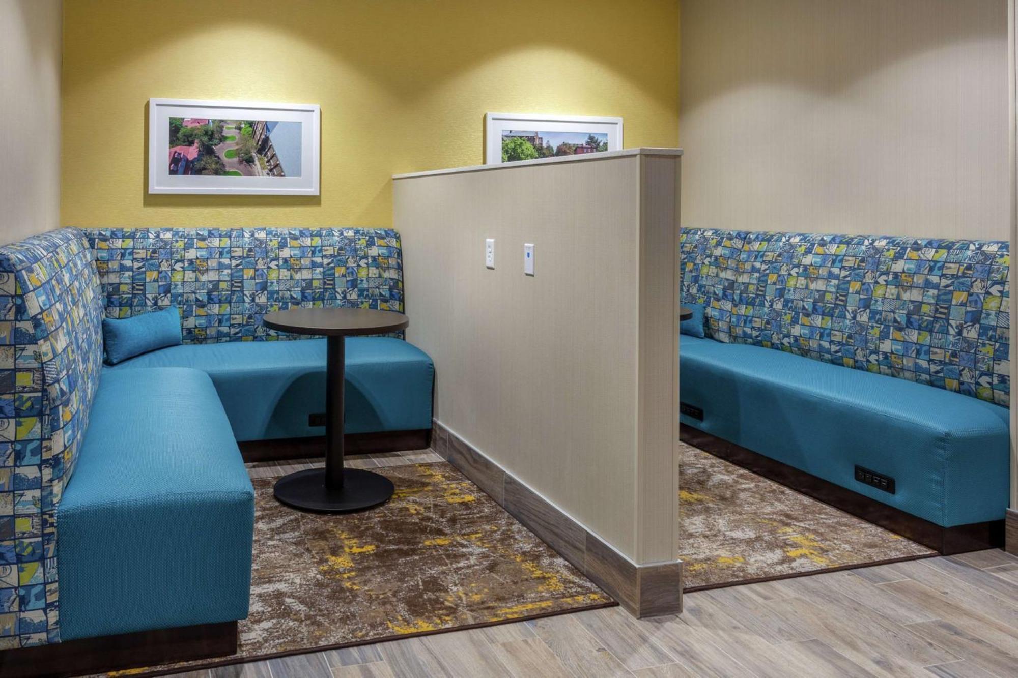 Hampton Inn & Suites Burlington Ngoại thất bức ảnh