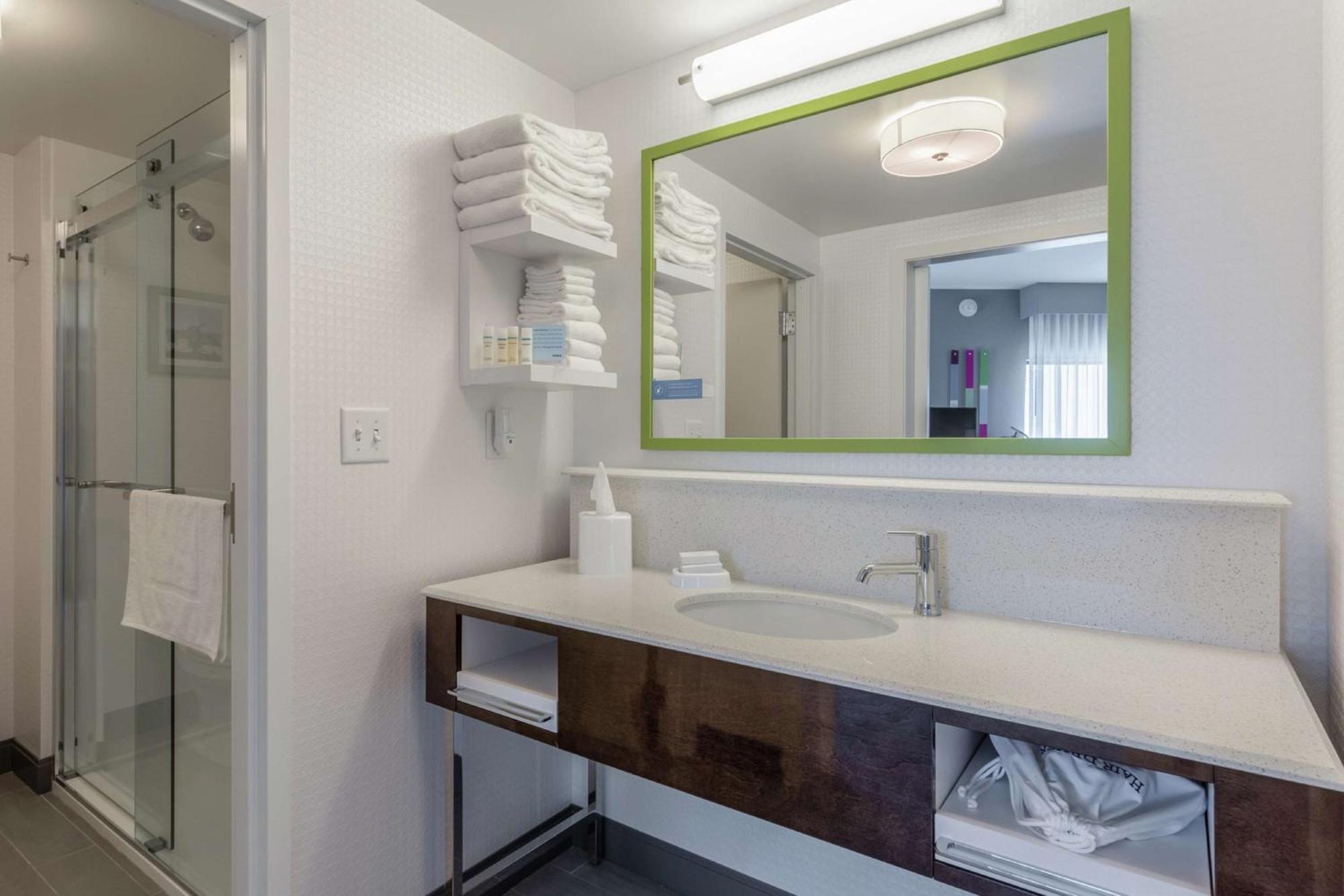 Hampton Inn & Suites Burlington Ngoại thất bức ảnh