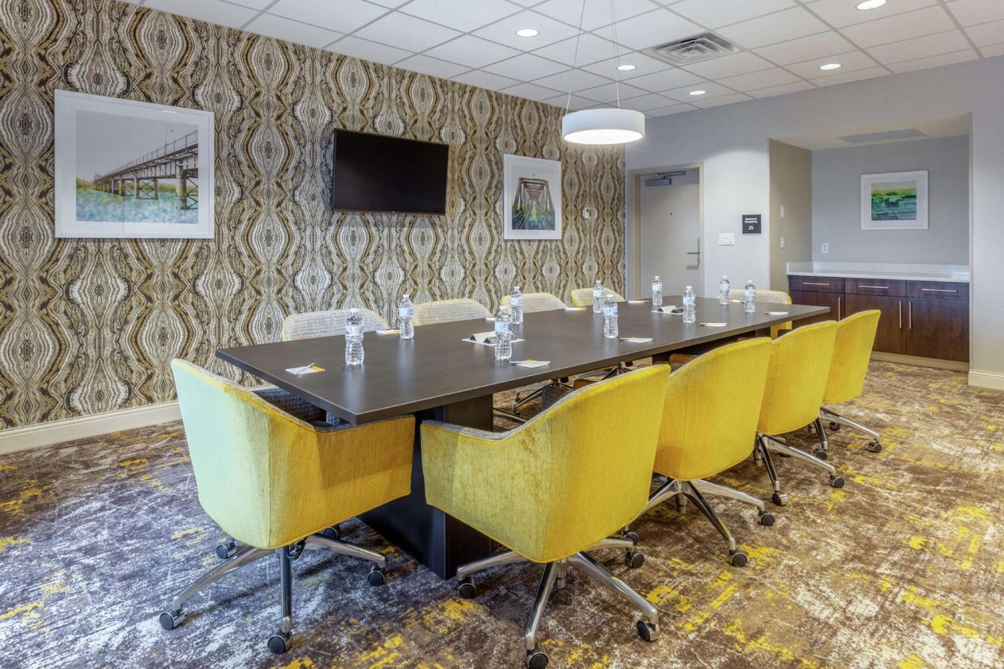 Hampton Inn & Suites Burlington Ngoại thất bức ảnh