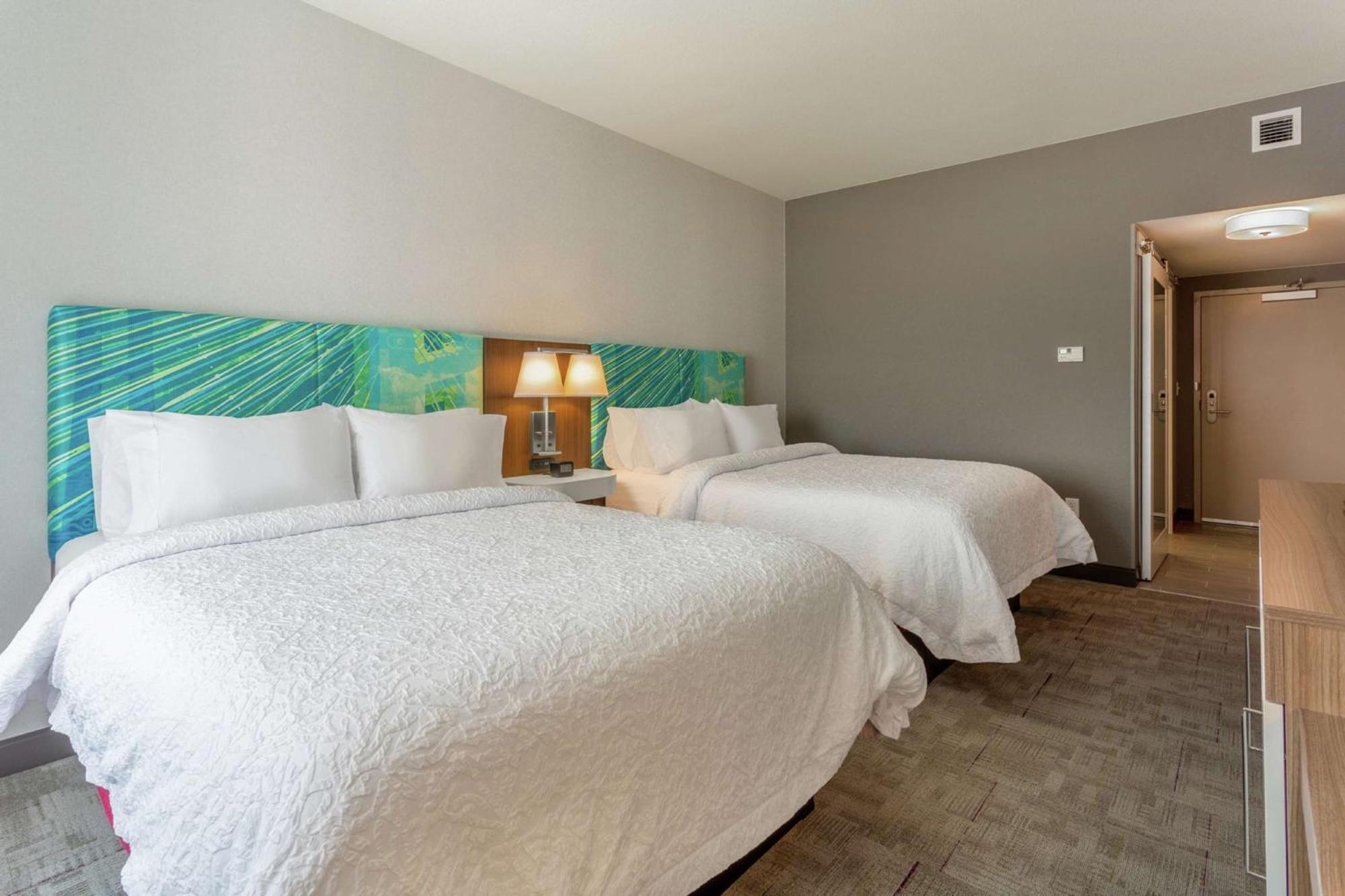 Hampton Inn & Suites Burlington Ngoại thất bức ảnh